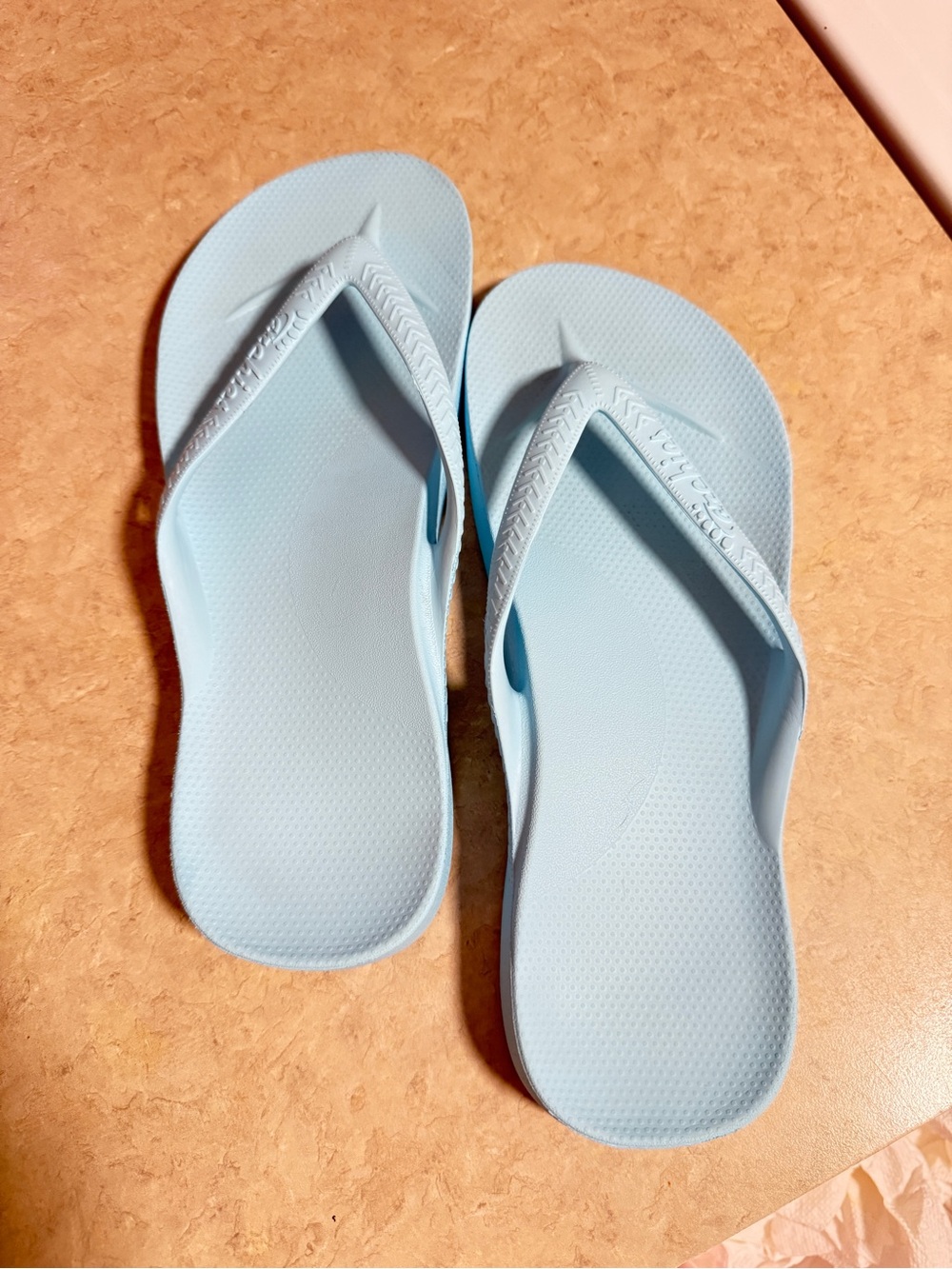 💦Archie’s Everyday Women's Baby Blue Flip Flops W S 7 - Picture 2 of 6